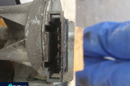 Skoda Felicia MECHANIZM WYCIERACZEK Przód europa