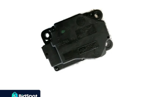 VOLVO V40 II 13r SILNICZEK NAGRZEWNICY 4N5H19E616