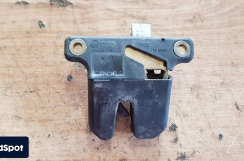 AUDI SEAT SKODA VW ZAMEK KLAPY BAGAŻNIKA 8D5827505D
