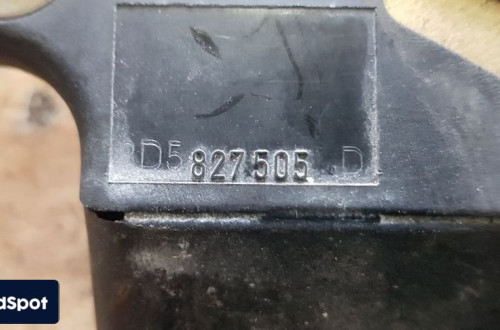 AUDI SEAT SKODA VW ZAMEK KLAPY BAGAŻNIKA 8D5827505D