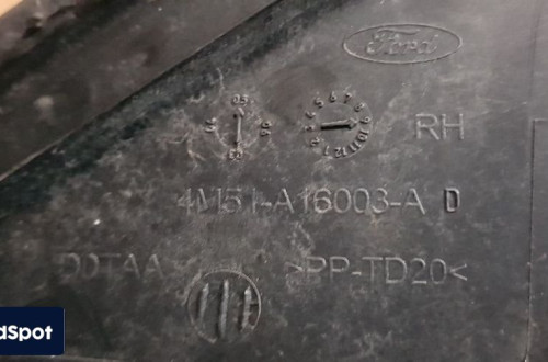 FORD FOCUS MK II ZAŚLEPKA TRÓJKĄT PRAWY PRZÓD 4M51-A16003-A