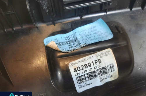 BOCZEK BAGAŻNIKA PRAWY TYŁ BMW X5 E70