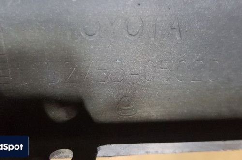 TOYOTA AVENSIS T 25 LIFTBACK LISTWA ZDERZAK LEWY TYŁ