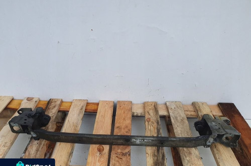 Nissan Primera P12 BELKA PRZEDNIEGO ZDERZAKA przód