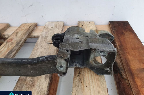 Nissan Primera P12 BELKA PRZEDNIEGO ZDERZAKA przód