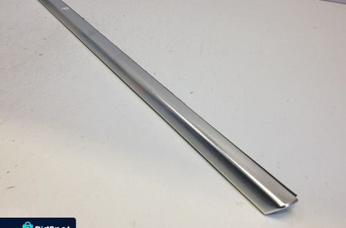 Mercedes W207 Coupe PRAWA LISTWA ZGARNIAJĄCA Chrom