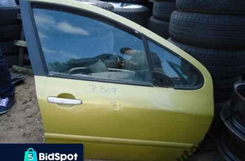 PEUGEOT 307 DRZWI PRAWY PRZÓD PRZEDNIE