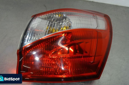 LAMPA PRAWA TYLNA NISSAN QASHQAI I LIFT