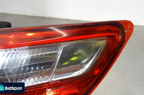 LAMPA PRAWA TYLNA NISSAN QASHQAI I LIFT