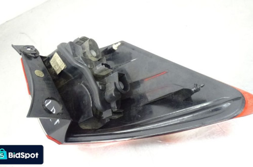 LAMPA PRAWA TYLNA NISSAN QASHQAI I LIFT