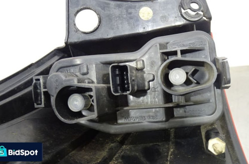 LAMPA PRAWA TYLNA NISSAN QASHQAI I LIFT