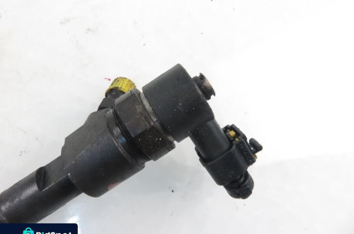 WTRYSKIWACZ FIAT CROMA II 1.9 D MULTIJET  0445110243