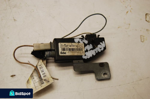 WZMACNIACZ ANTENY 1638200089 MERCEDES ML W163