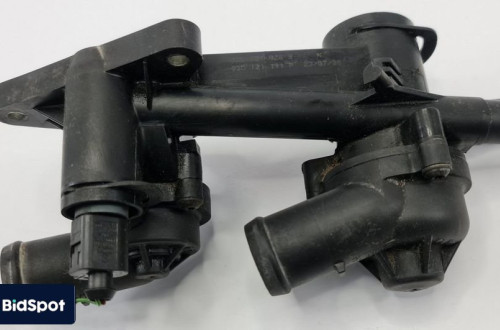 OBUDOWA TERMOSTATU VW TOURAN 1.4 TSI 03C121121D
