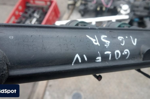 vw golf bora 1.6b listwa wtryskowa wtrysk wtryski 06a133317a 037906031al