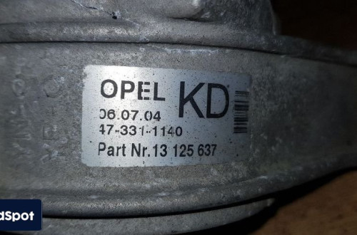 OPEL ASTRA H 1.8 16V PODUSZKA SILNIKA 90575772YL