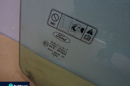 SZYBA KAROSERYJNA PRAWY PRZÓD FORD C-MAX 03-06 NR1147