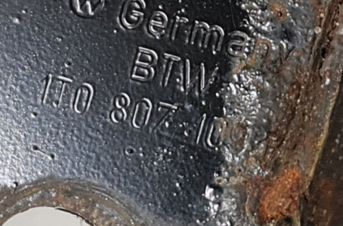 BELKA ZDERZAKA PRZÓD VW TOURAN 1T0807109