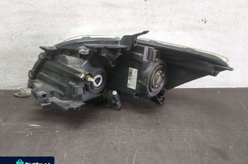 LAMPA LAMPY PRZÓD TOYOTA AURIS I 1 06-09