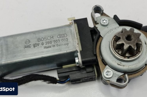 SILNICZEK FOTELA PRAWY MERCEDES W204 0390203002