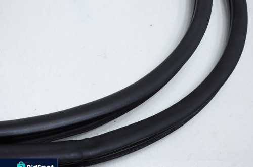 USZCZELKA DRZWI PRAWY PRZÓD HONDA FR-V