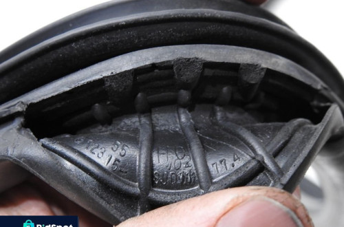 USZCZELKA DRZWI PRAWY PRZÓD HONDA FR-V