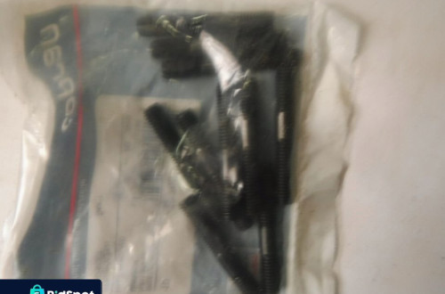 ŚRUBA SRUBY M8 SZPILKI KOLEKTORA GŁOWICY