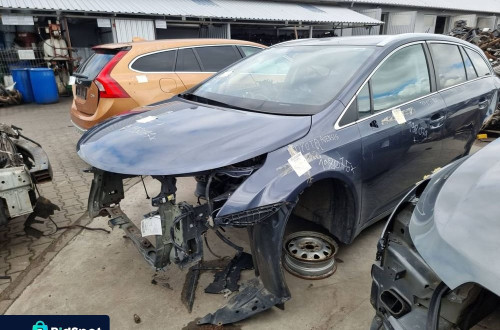 ĆWIARTKA LEWA PRZÓD TOYOTA AVENSIS T27