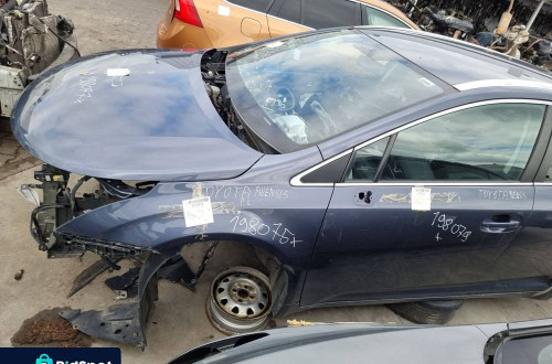 ĆWIARTKA LEWA PRZÓD TOYOTA AVENSIS T27
