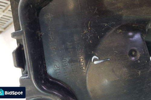 ŚLIZG ZDERZAKA PRAWY TYŁ BMW E60 51127178186