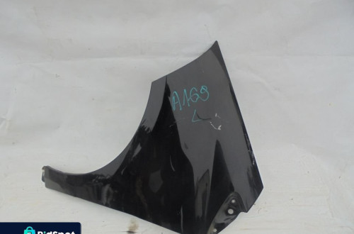 MERCEDES A169 BŁOTNIK LEWY PRZÓD