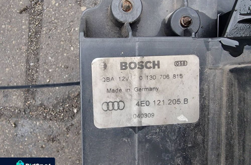 PAS PRZEDNI CHŁODNICE AUDI A8 D3 4E0959455H