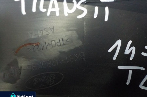 FORD TRNASIT 14R- LISTWA NA BŁOTNIK TYŁ LEWY NOWA