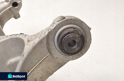 VOLVO S60 III V60 WAHACZ PRAWY TYŁ TYLNY 32246674