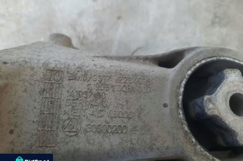 ŁAPA MOSTU MOCOWANIE BMW M5 F10 F11 M6
