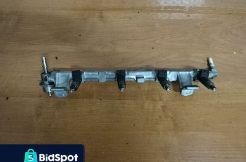 LISTWA WTRYSKOWA MAZDA 2 1.4 16V