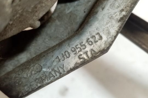 MECHANIZM WYCIERACZEK PRZÓD AUDI A3 8L
