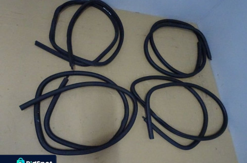 USZCZELKA GUMA DRZWI VW GOLF VI KOMBI NR158