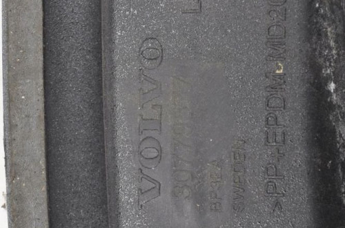 VOLVO XC90 LISTWA BŁOTNIKA LEWY PRZÓD 30779577