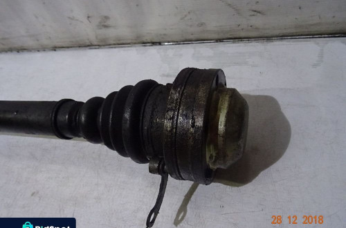 PÓŁOŚ PRAWA VOLKSWAGEN BORA  1J0407272GD