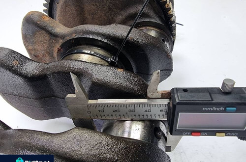 WAŁ KORBOWY TOYOTA AURIS 2.2 D4D