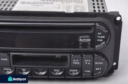 CHRYSLER GRAND VOYAGER IV RADIO P56038555AL