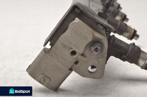 VOLVO C30 2.5 T5 LISTWA WTRYSKOWA WTRYSK 30757534