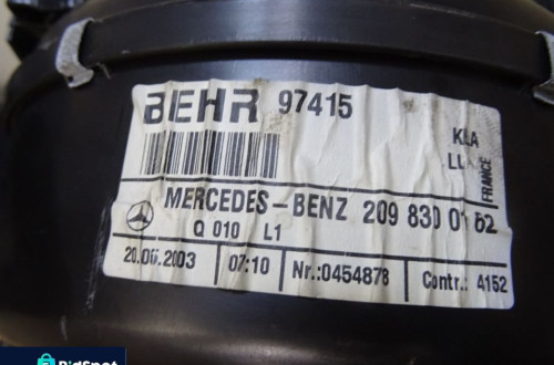 NAGRZEWNICA OBUDOWA MERCEDES W203 2098300162 NR5