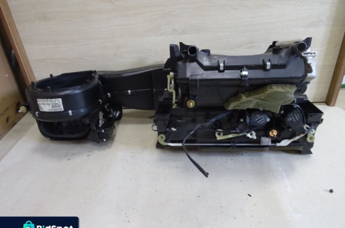 NAGRZEWNICA OBUDOWA MERCEDES W203 2098300162 NR5