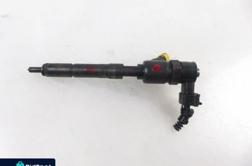 WTRYSKIWACZ FIAT GRANDE PUNTO 1.3 D MULTIJET  0445110183