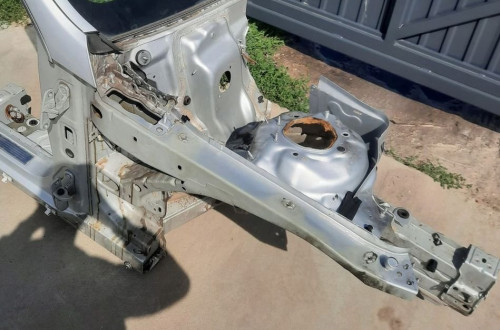 ĆWIARTKA PODŁUŻNICA PRAWY PRZÓD MERCEDES E W212