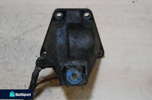 ŁAPA WSPORNIK SILNIKA 8D0199308D AUDI A6 C5 2.8 V6