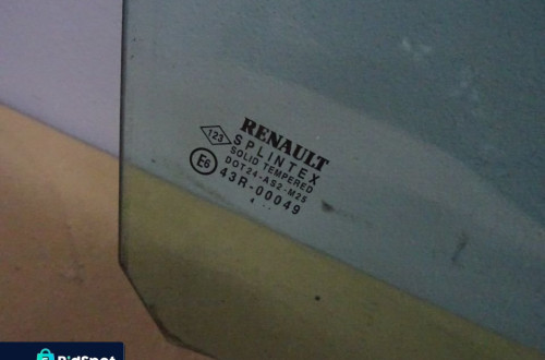 SZYBA BOCZNA DRZWI PRAWY PRZÓD RENAULT SCENIC II NR291