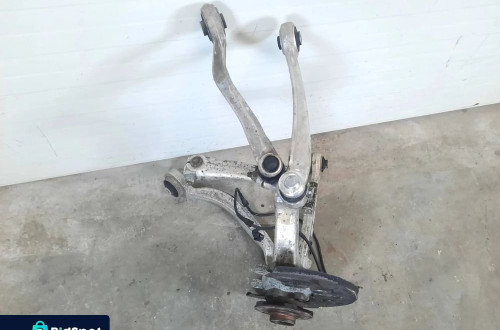 ZWROTNICA PIASTA LEWA AUDI A4 B7 SEAT EXEO